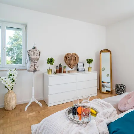Og2 M 70M2 Grosse 2-Zimmer City Wohnung Naehe Salzburg Freilassing Exterior photo